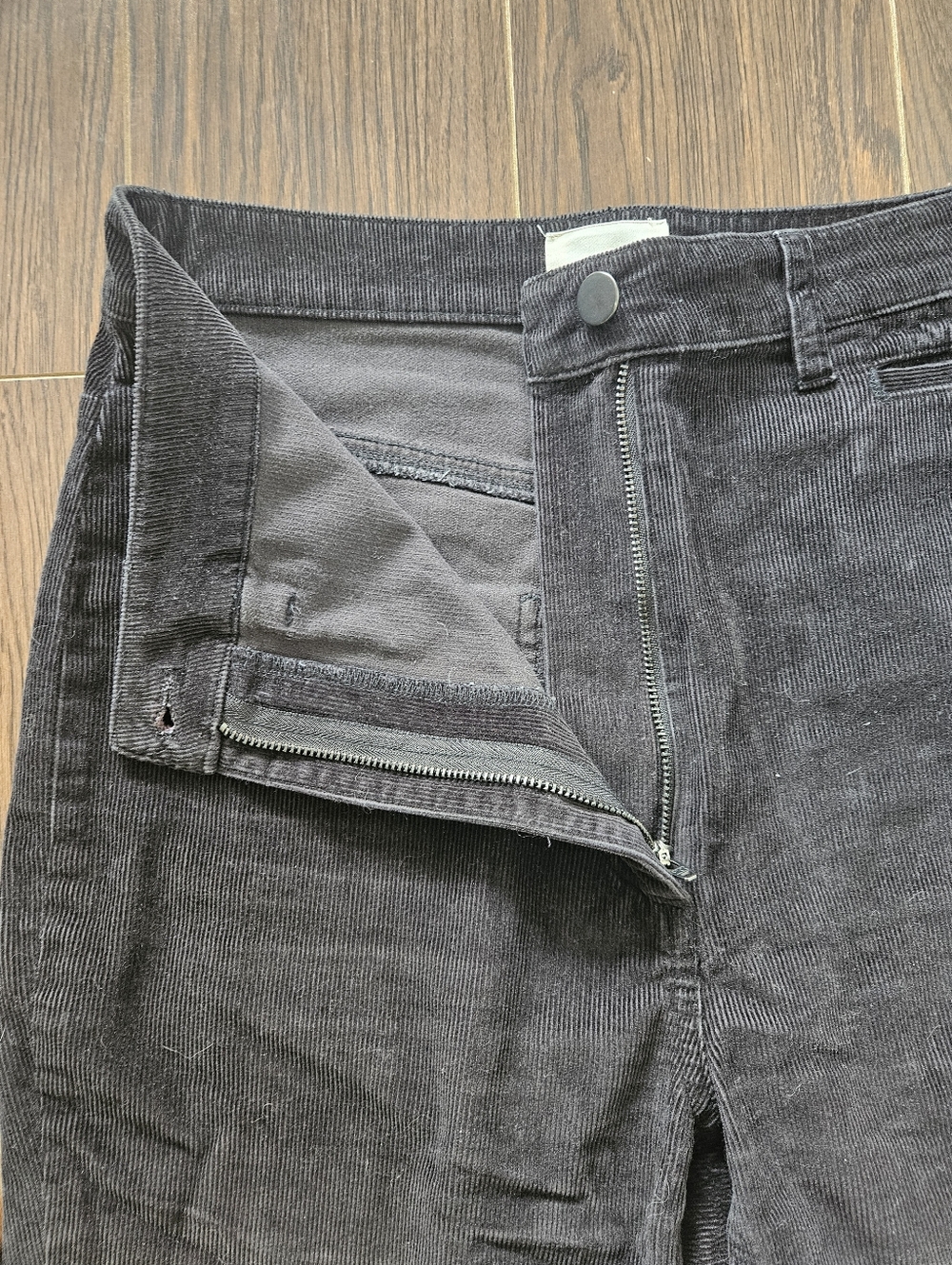 Aritzia Wilfred Free Black Corduroy Straight-Leg Pants Size 8 - Picture 6 of 7